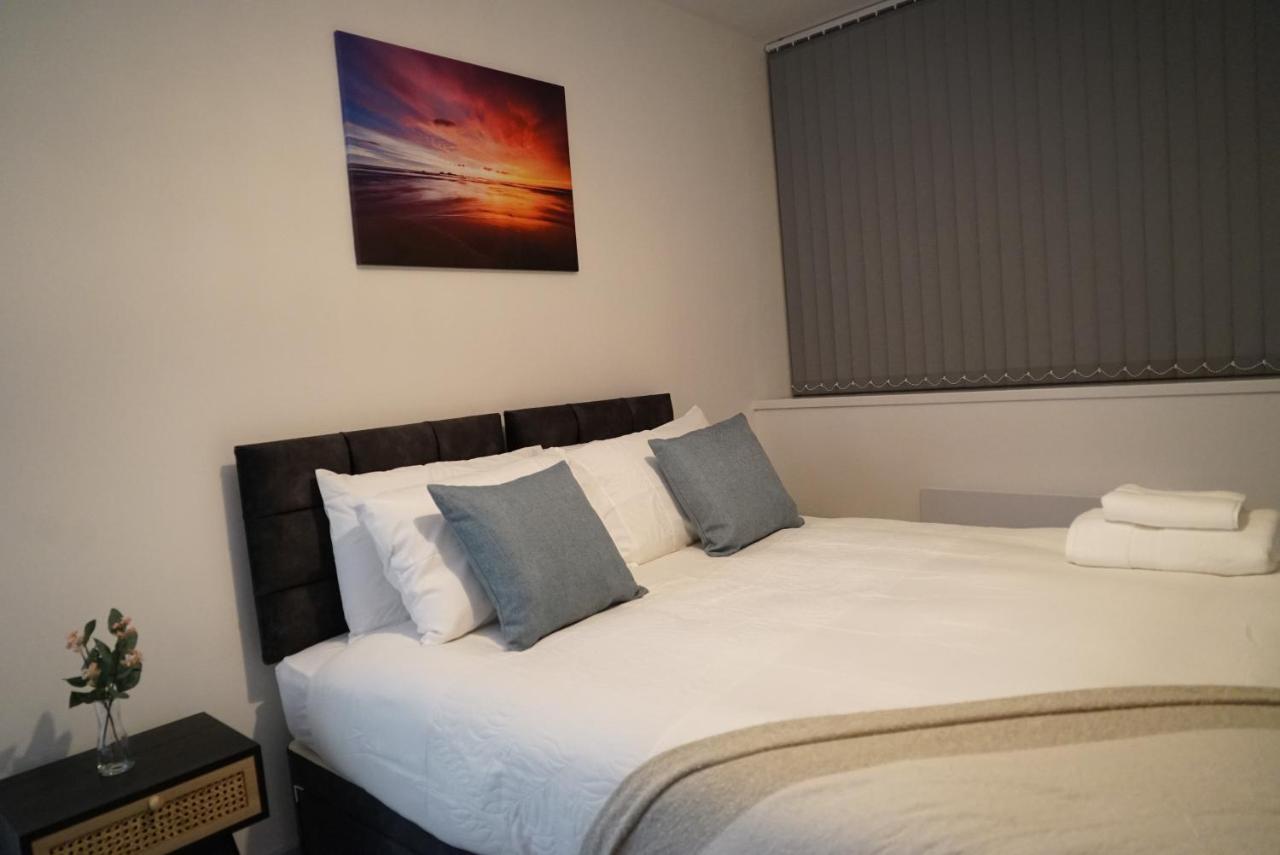 1 & 2 Bed Apartments - Desborough, Kettering, Family, Wifi, Parking Экстерьер фото